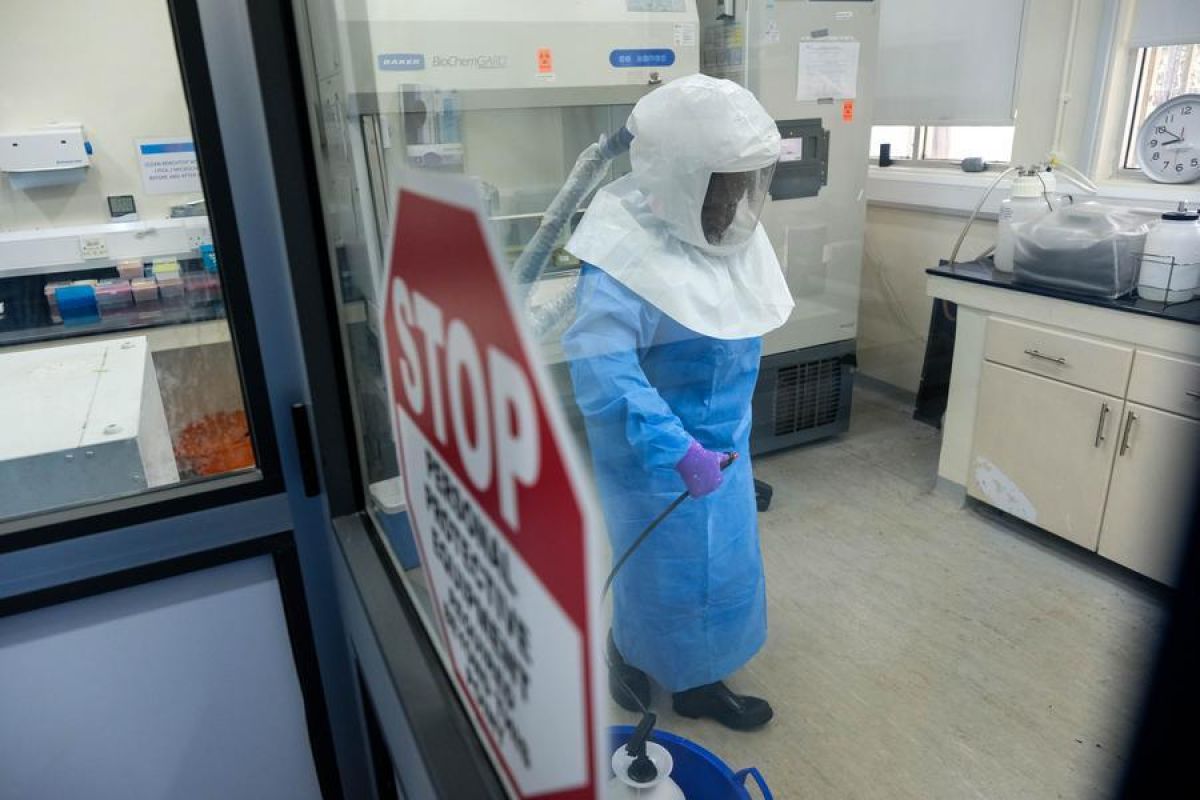 Uganda bans mass gatherings to control Ebola spread