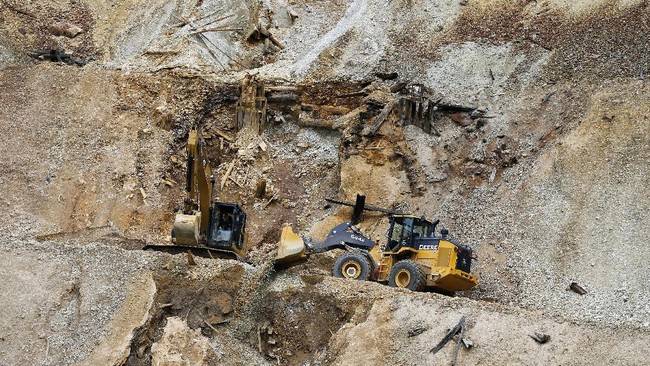 Gold Rush Sparks National Chaos, Threatens New Crisis