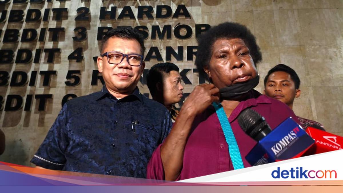 Mama Sinta visits Polda Metro for legal consultation over 'Pesta Babi' film protest