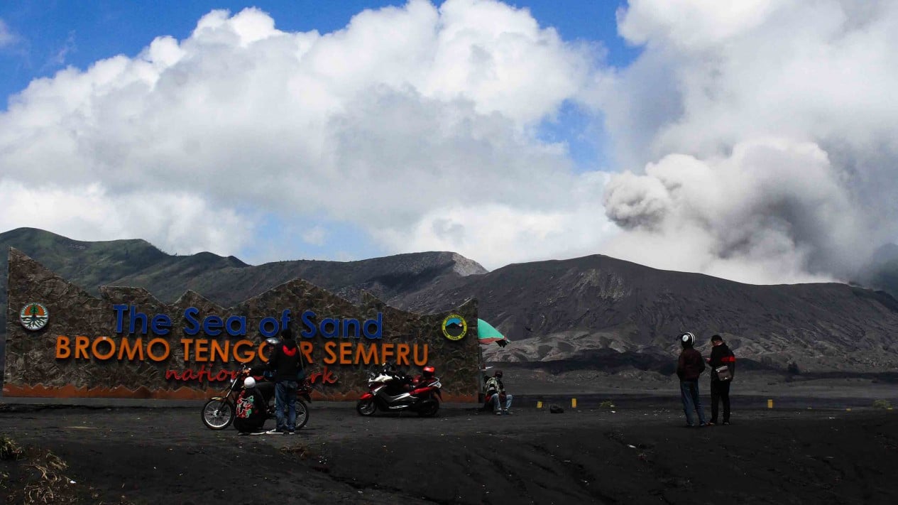 Two killed in Jeep accident on Bromo tourist route amid suspected brake failure