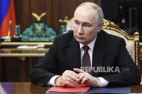 Russian drone strikes Romanian apartment block as NATO-Moscow tensions escalate