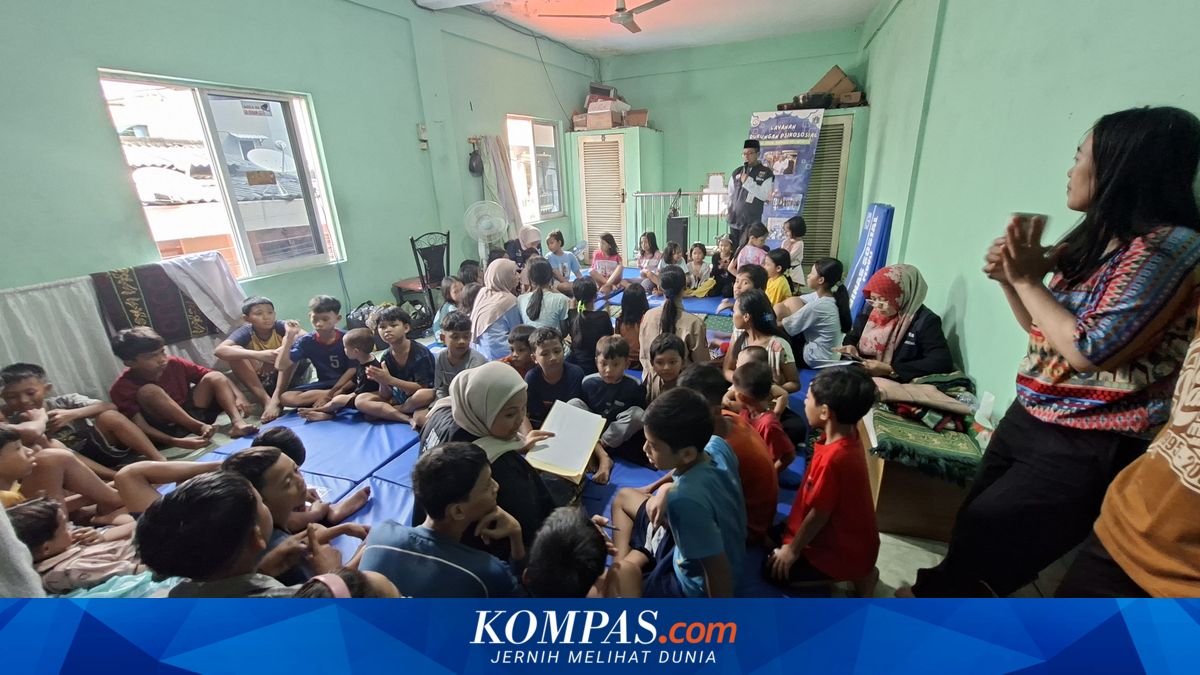Children Survivors of Tambora Fire in West Jakarta Laugh Amid Trauma Healing Session