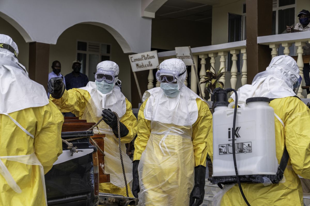 WHO highlights importance of early detection amid Ebola vaccine research