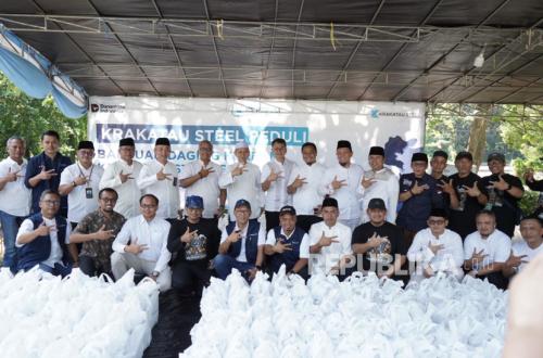 Krakatau Steel Involves Local Farmers in Distribution of 192 Sacrificial Animals