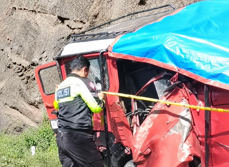 Fatal Jeep Accident at Bromo: Brake Failure on S-Curve Claims Two Lives
