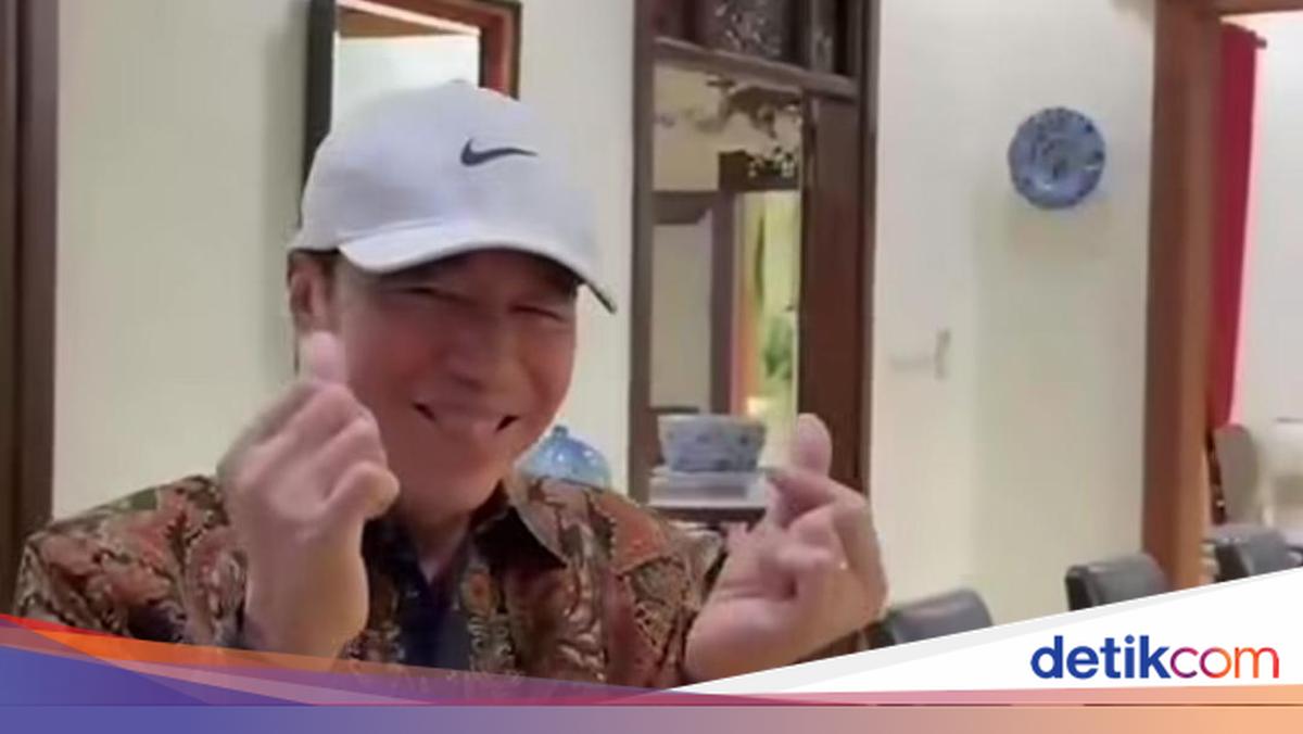 Young People Create 'Mas Bahlil Ganteng' Video Outside Jokowi's Residence, President Joins Finger Heart Gesture