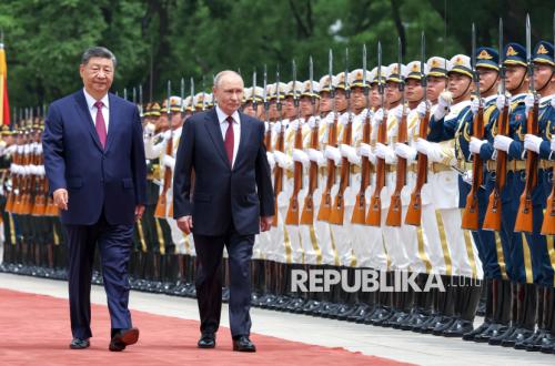 Made in China: Between Admiration and Criticism