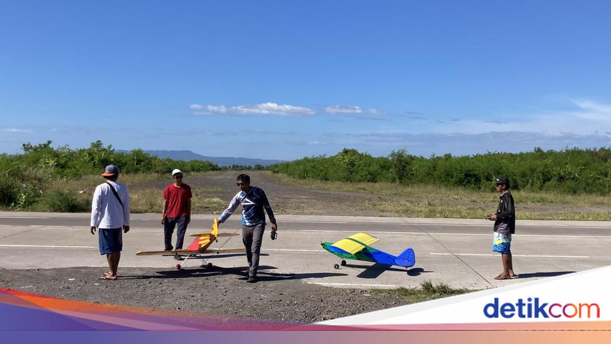 Costly Hobby at Merah Bridge: Sultan-Priced Model Aircraft