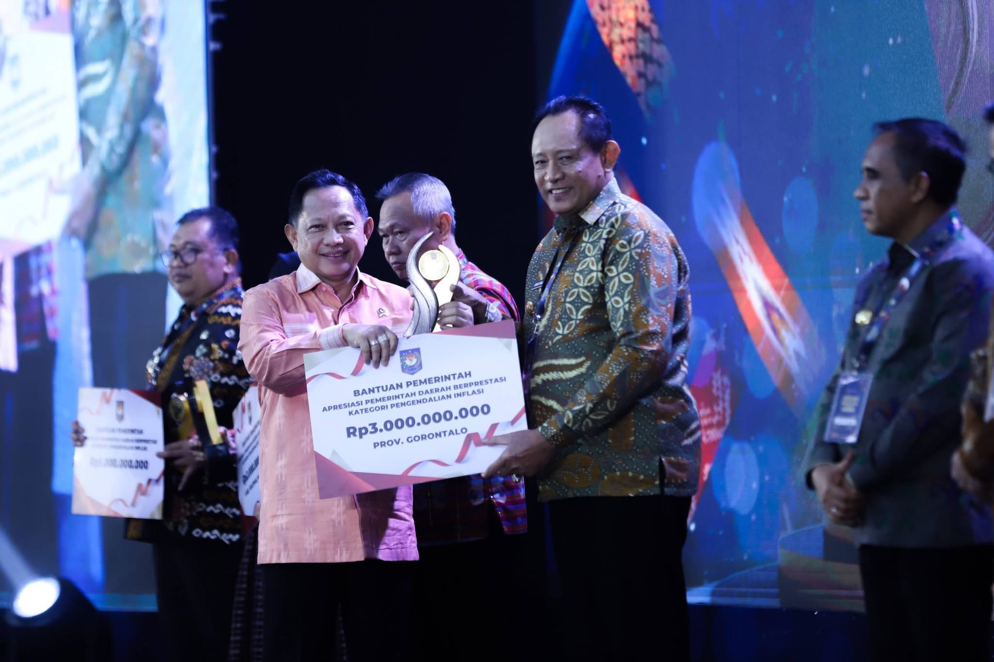 Kemendagri Presents 2026 Sulawesi Regional Awards for Outstanding Local Governments