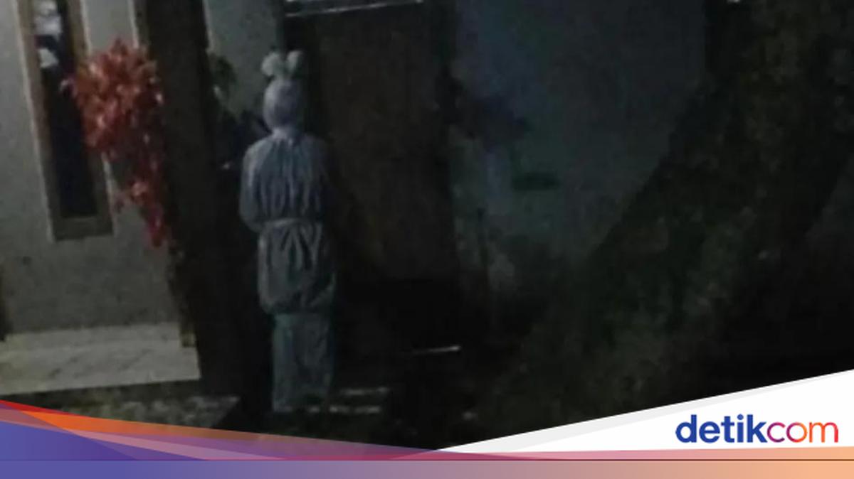 Motor Noise Heard Before 'Pocong' Terrorises Cibinong Resident's Home