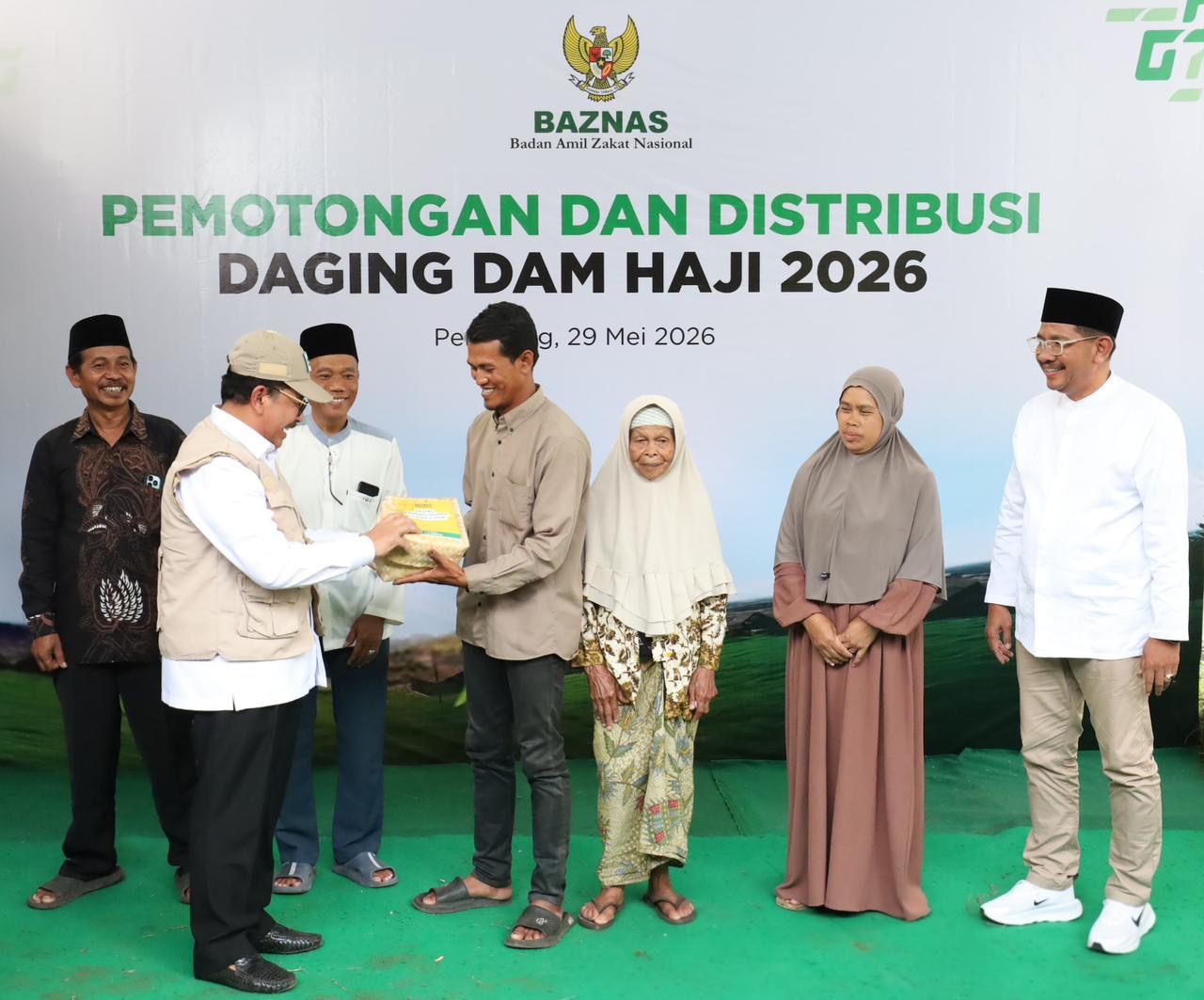 Baznas Distributes 1,240 Hajj Sacrificial Goats to Needy Across Provinces for 2026