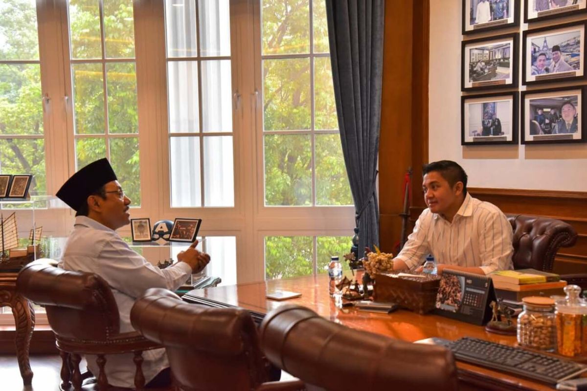 Cabinet Secretary and Social Minister discuss opening People's Schools for new academic year