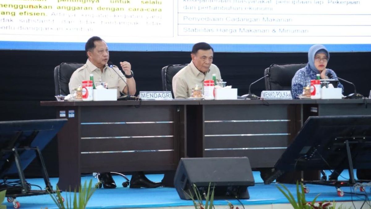 Home Affairs Minister Urges Sulawesi Local Governments to Enhance Synergy for Stability and Equity