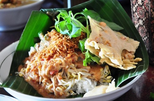 East Java Pecel Ranks 7th in TasteAtlas’s 2026 World’s Top 100 Salads List, Khofifah Hails International Recognition