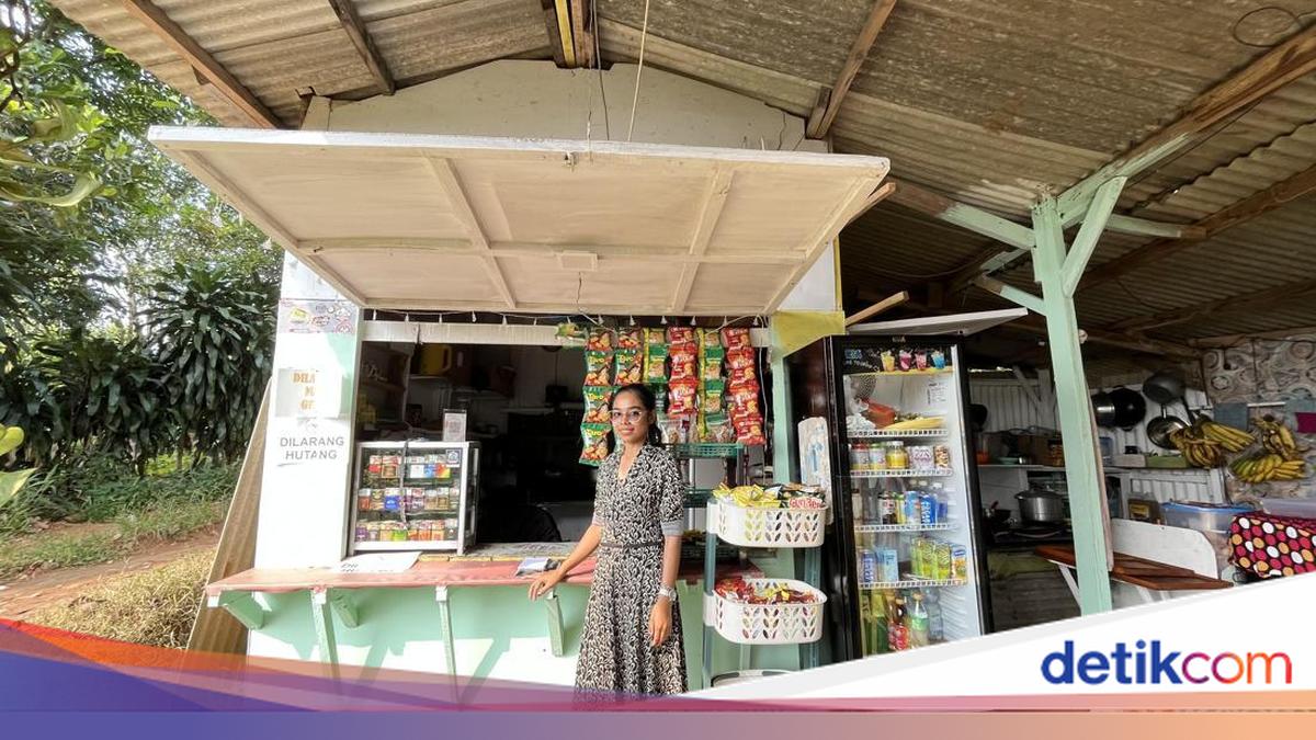 BRI KUR Support Helps Rita Expand Hambalang Eatery