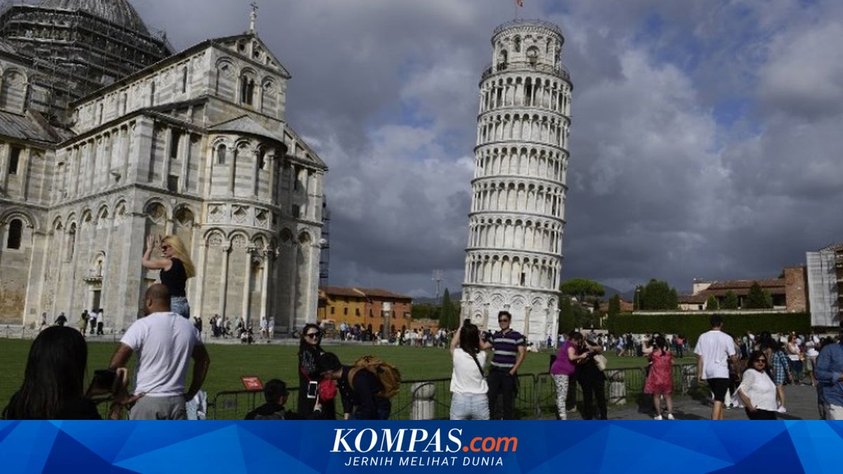 Why Doesn't the Leaning Tower of Pisa Fall Despite Its Extreme Lean?