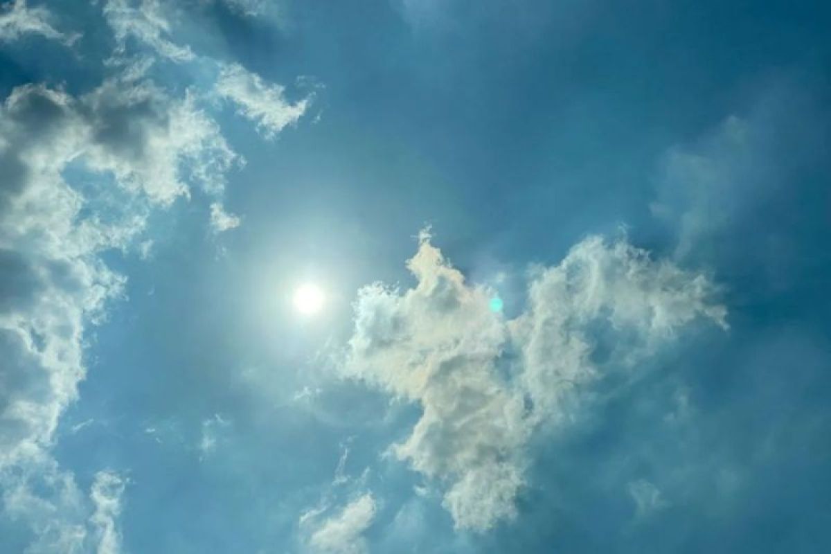 Sunday: BMKG Forecasts Cloudy Conditions Across Much of Indonesia