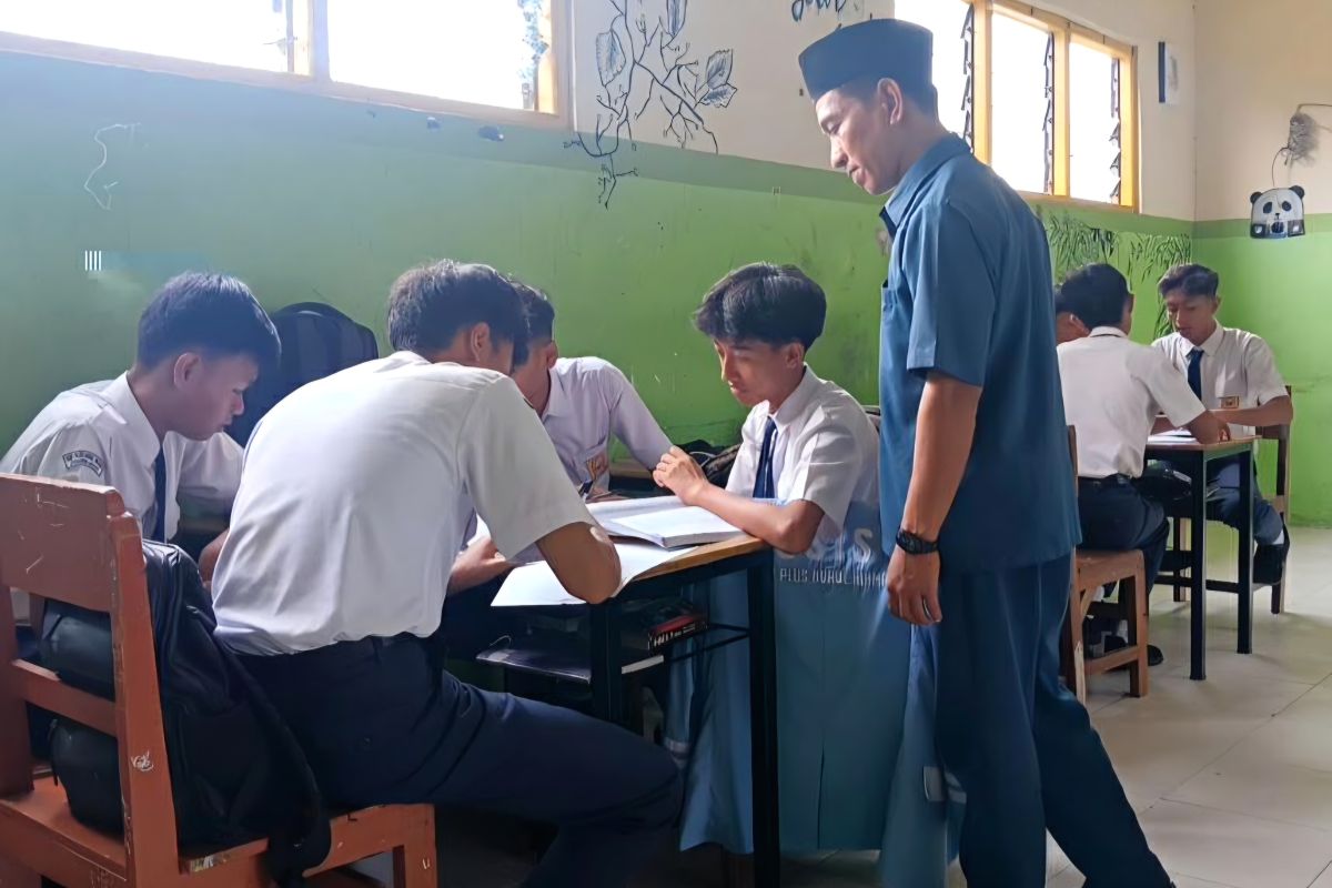 Pamekasan teachers benefit from Teacher Professional Allowance (TPG) for welfare and learning