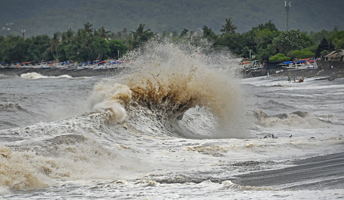 BMKG Warns of Up to 4-Metre Waves Until 2 June 2026