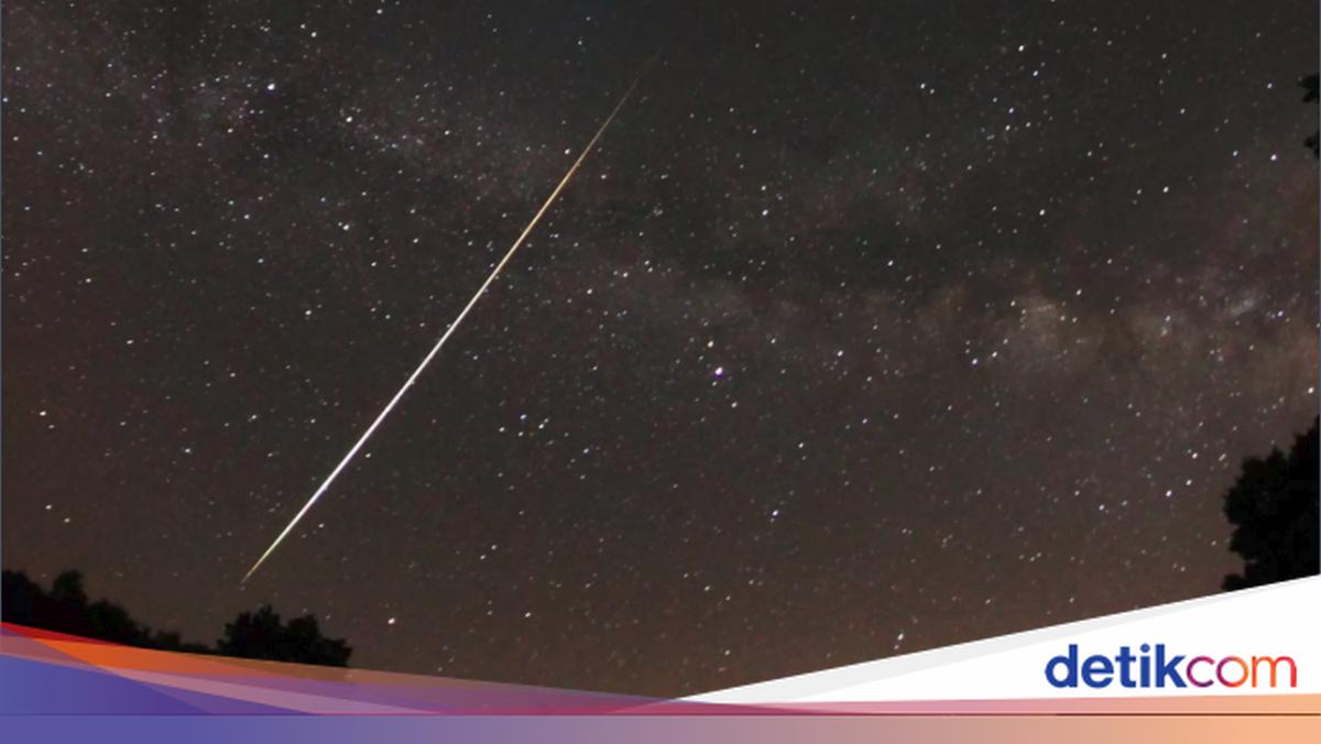 Meteor Explodes Violently Over Northeastern US, Homes Shake