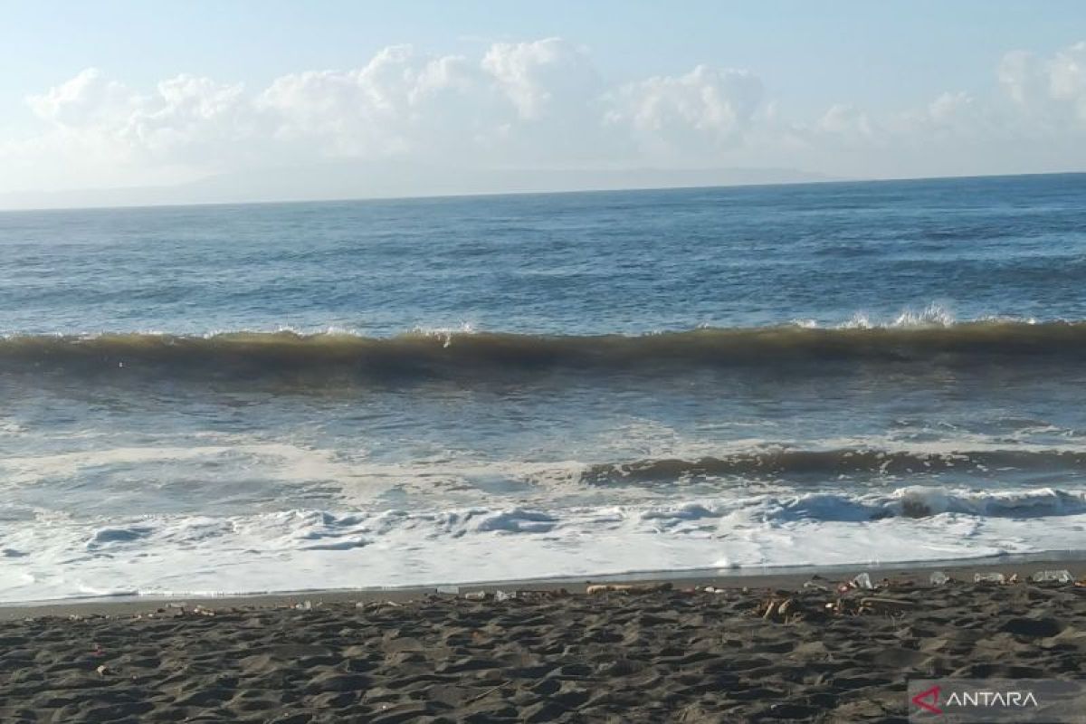Bali coastal areas face flood risk through June 5 due to full moon
