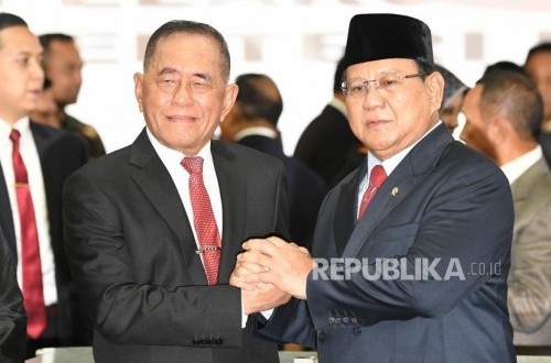 Remembering Ryamizard Ryacudu: Punished for Forgetting Sapta Marga by Climbing Power Poles with Prabowo