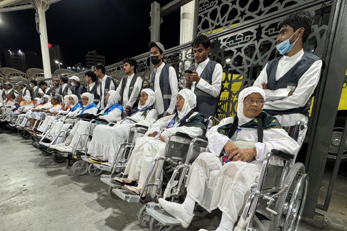 Ministry of Hajj and Umrah Considers Including Wheelchair Pusher Costs in BPIH
