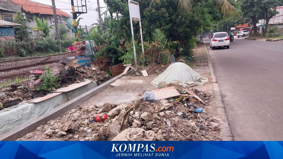 Bogor Drainage Widening: Ornamental Plant Traders Request Relocation Time