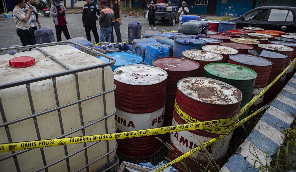 South Sulawesi Police Thwart 820 Kilolitres of Illicit Fuel Smuggling to Kalimantan