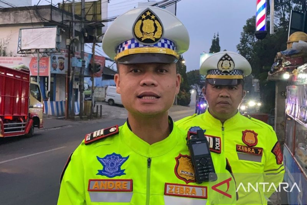 Cimahi Traffic Police report surge in tourist traffic in Lembang area