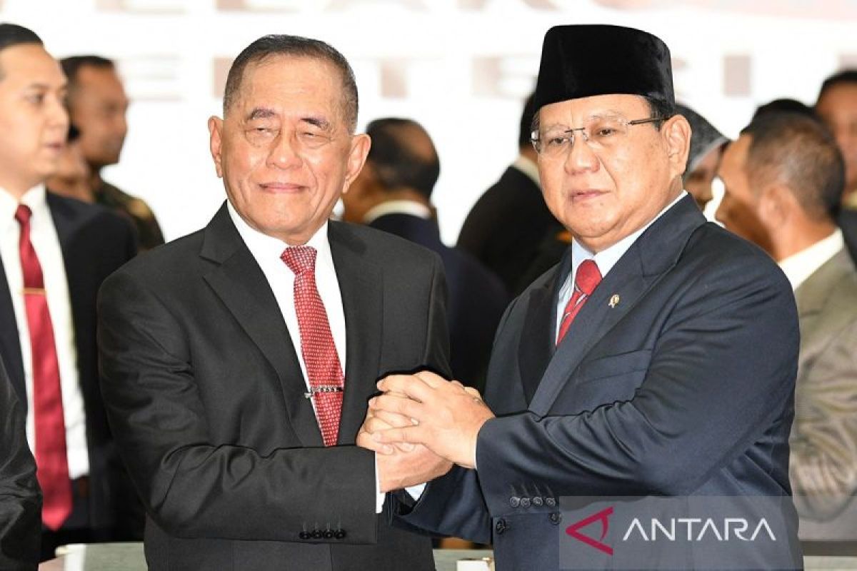 Prabowo Expresses Condolences Over Death of Former Defence Minister Ryamizard Ryacudu