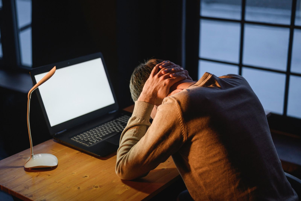 Toxic Productivity Linked to Higher Heart Disease Risk, Experts Explain