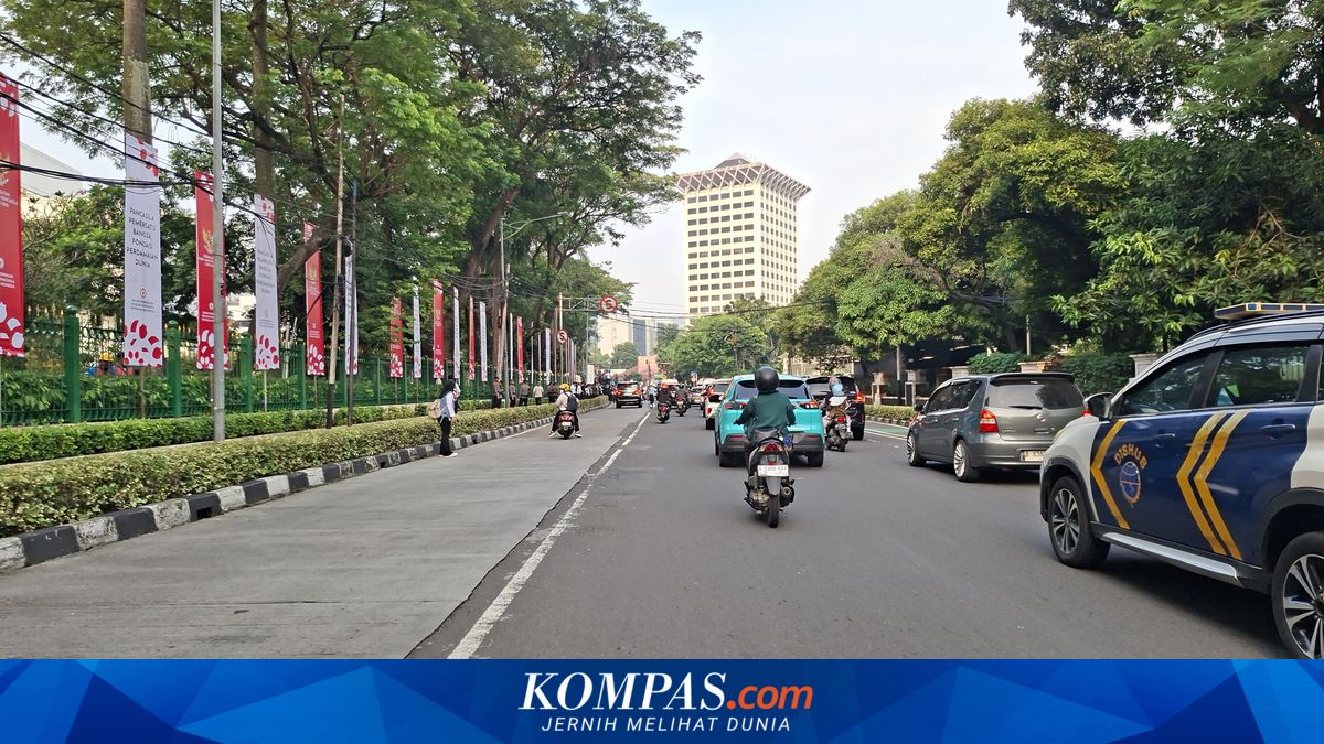 Traffic Flows Smoothly Around Monas During Pancasila Day Ceremony at Gedung Pancasila on Monday Morning