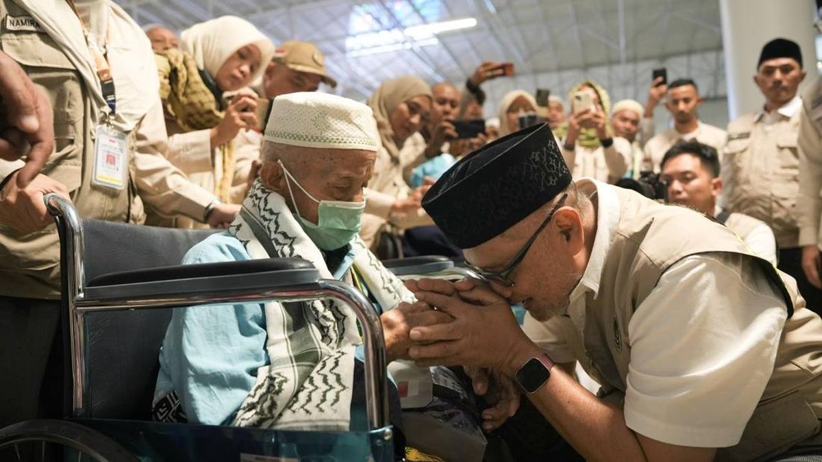 Indonesian Hajj Pilgrims' Return from the Holy Land Begins Today