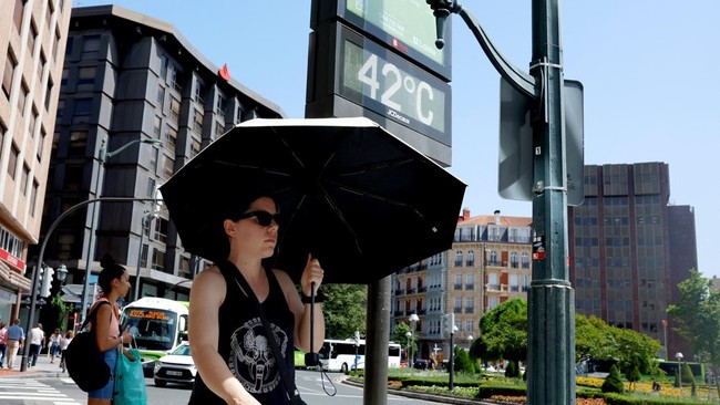 Europe's 'Hell on Earth' Phenomenon as Spain Bakes at 40°C