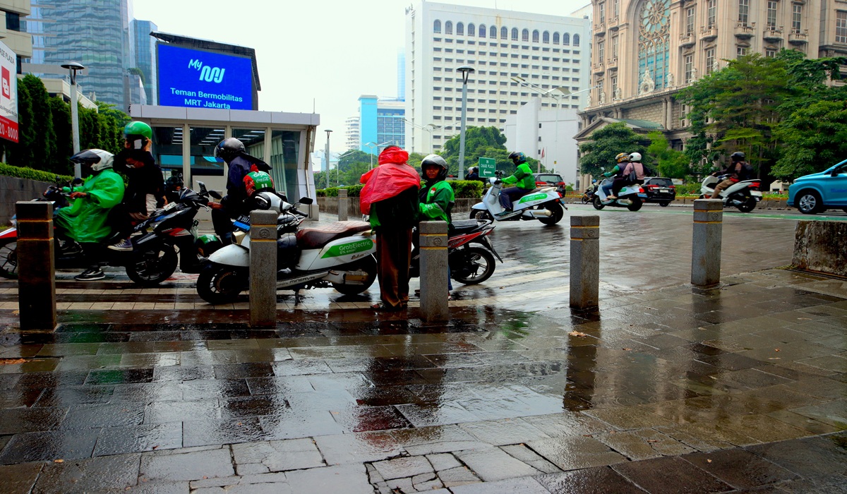 Jakarta Weather Forecast for Monday 1 June 2026: Rain Alert in Afternoon