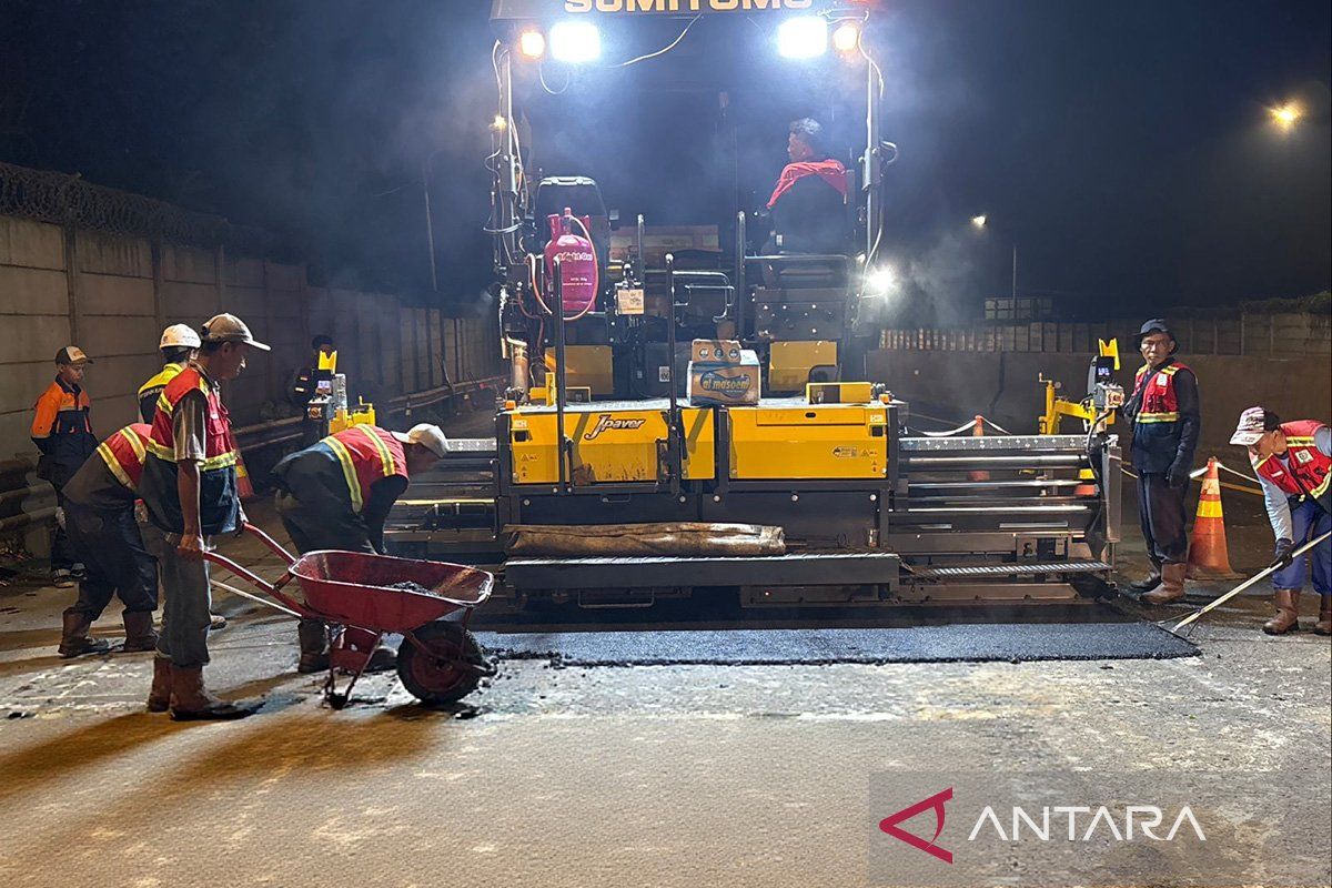 Jasa Marga conducts routine maintenance on Cipularang and Padaleunyi toll roads