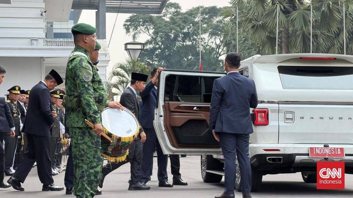 Gibran attends Ryamizard's lying-in-state ceremony at Defence Ministry