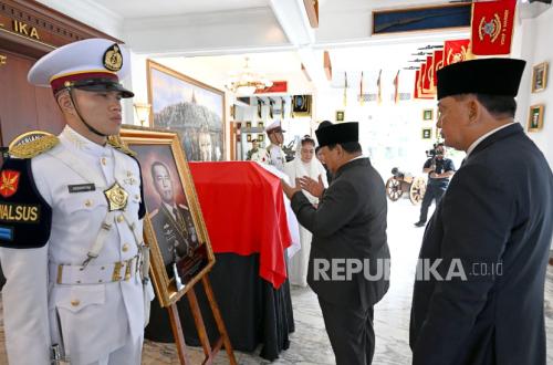 President Prabowo and Defence Minister Sjafrie Pay Final Respects to Late Ryamizard