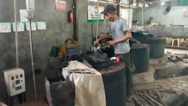 How to Produce Petasol from Plastic Waste Without Buying at Petrol Stations
