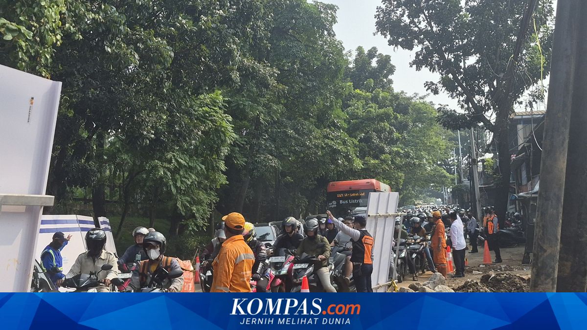 Lenteng Agung Sunken Road Repairs Advance as Concrete Box Culvert Installation Begins