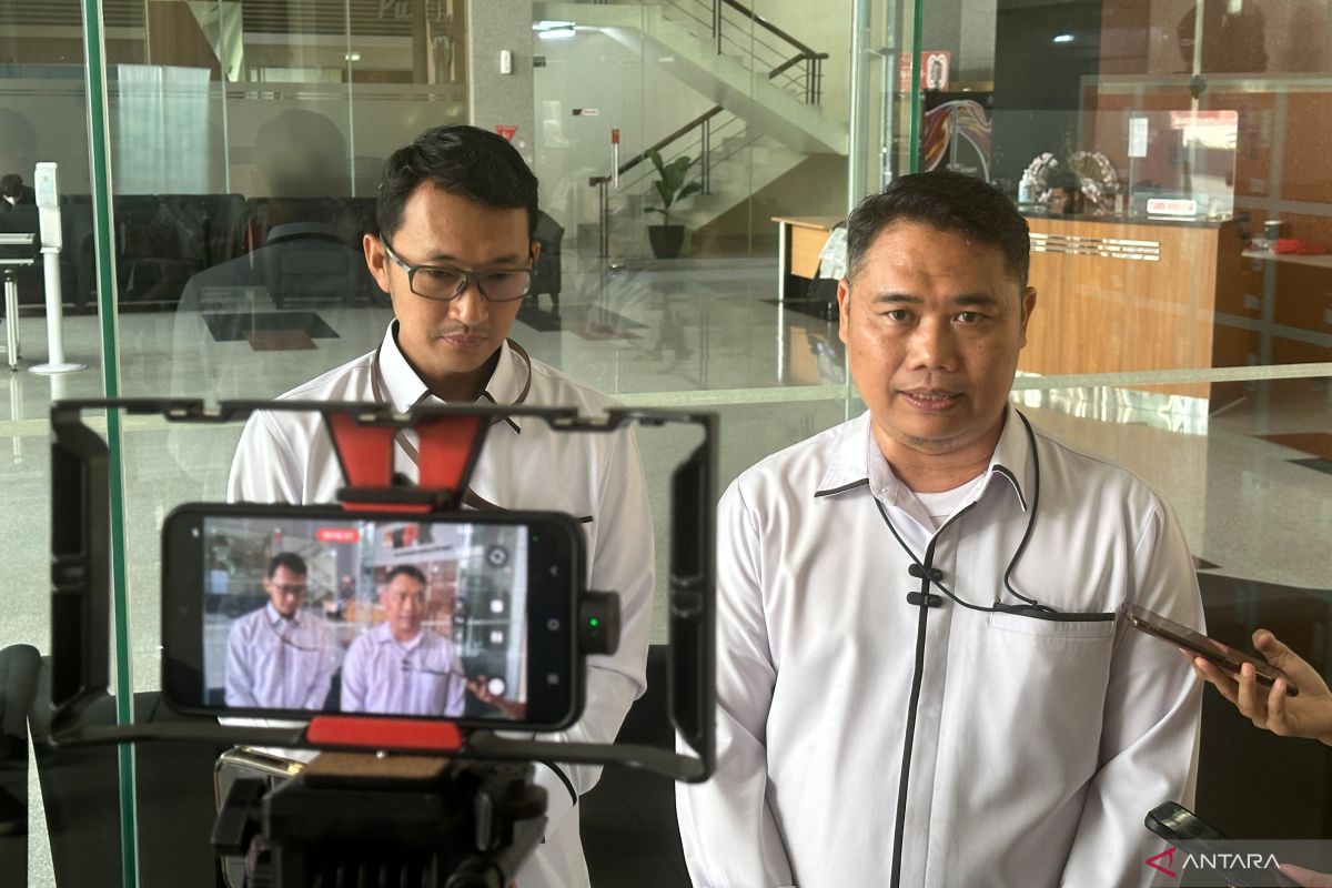 KPK set to detain two suspects in hajj quota corruption case