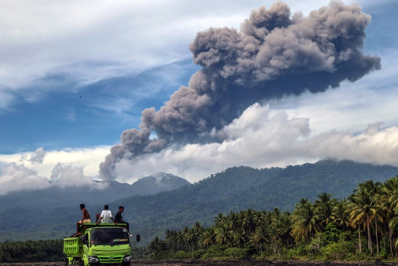 Dukono Volcano Erupts, Ash Column Reaches 900 Metres