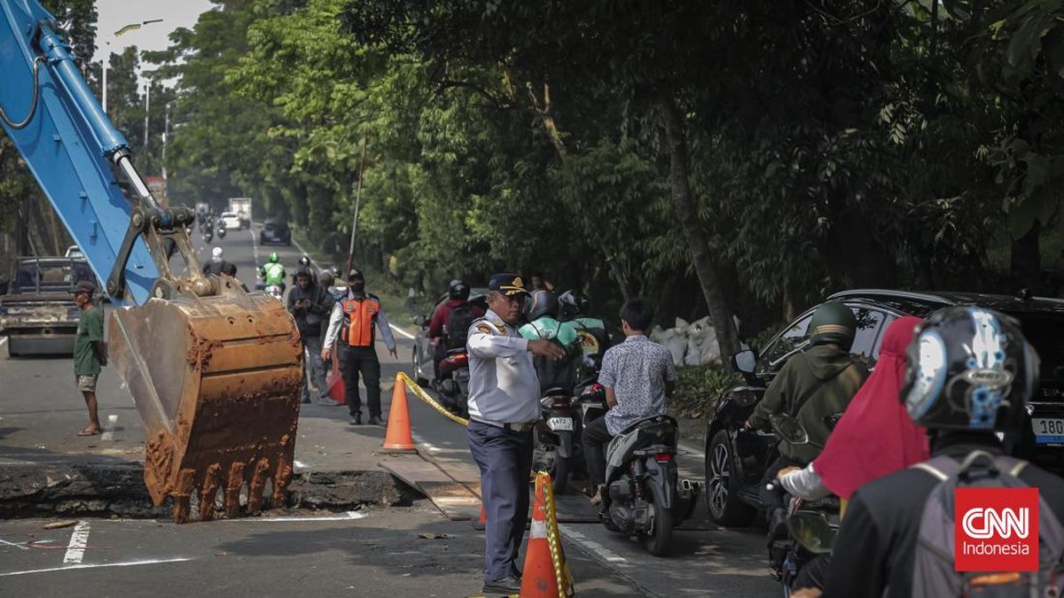 Lenteng Agung Road towards Depok Closed Until Tomorrow Morning