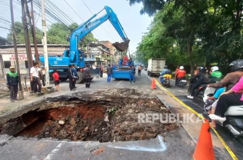 Lenteng Agung Road to Depok Closed as Jakarta Implements Traffic Management Measures