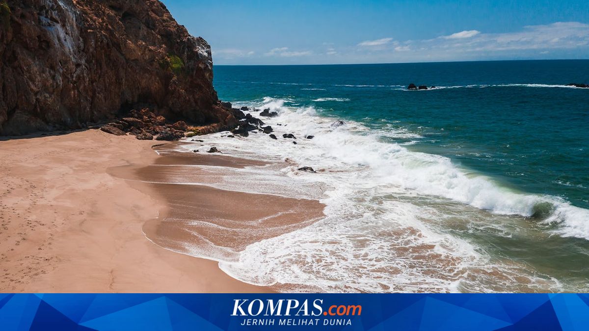 Gunungkidul authorities address tourist complaints of alleged extortion at Watulawang Beach