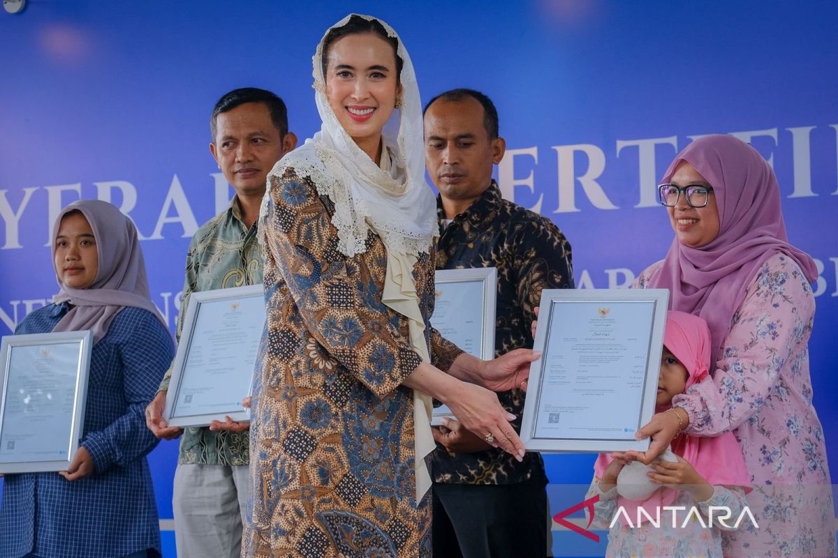 Tourism Minister strengthens halal tourism ecosystem in Jatimulyo Village