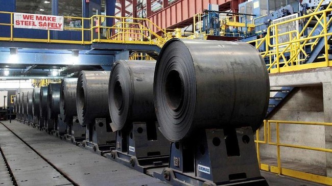 Vietnam Overtakes Indonesia: Who Rules the World's Mother of Industry?