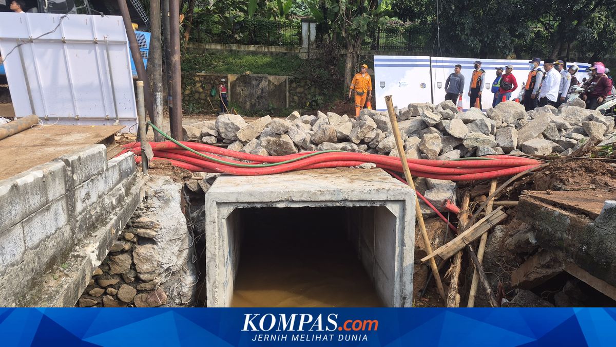 Lenteng Agung Road to Depok Closed for Sinkhole Repairs Until Tomorrow