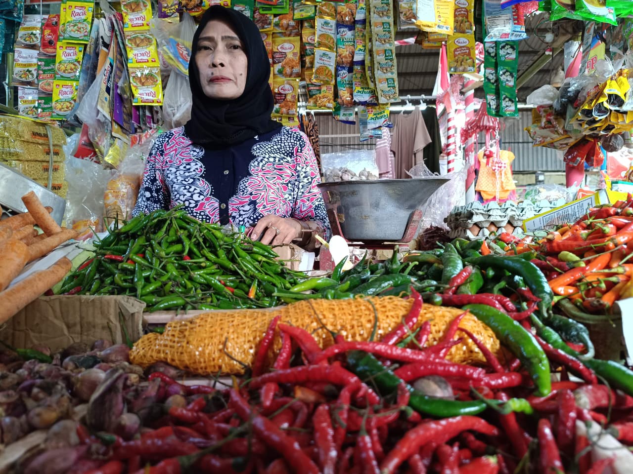 Shallot and Red Bird's Eye Chilli Prices Remain High